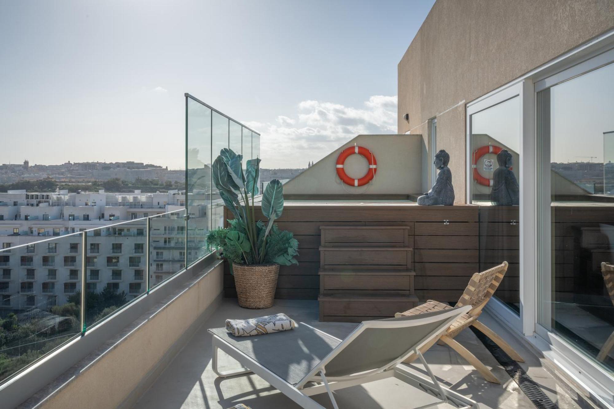 2br Luxury Penthouse And Apartment, Each With A Terrace, Private Pool And Valletta Views Апартаменты Слима