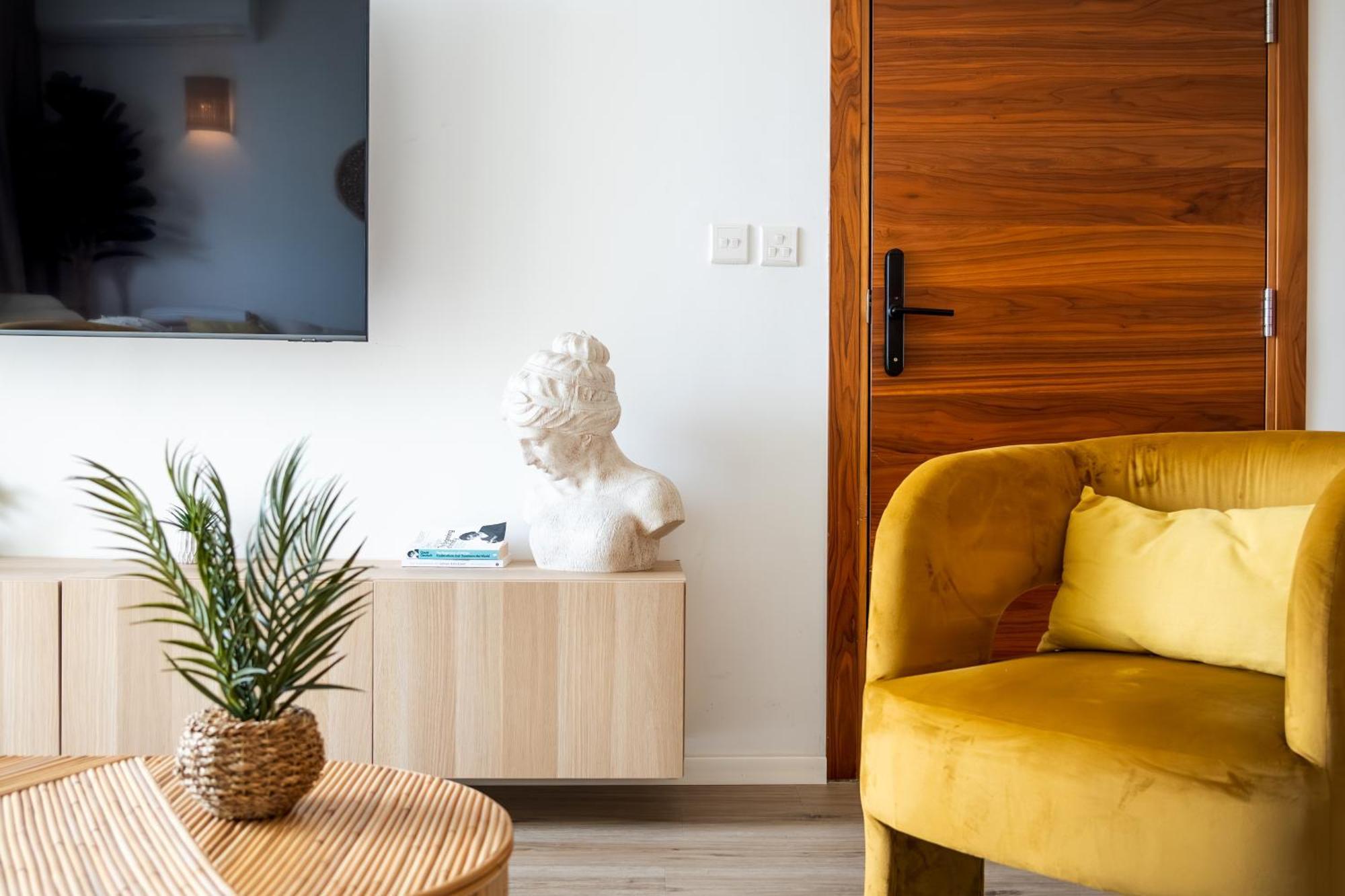 2br Luxury Penthouse And Apartment, Each With A Terrace, Private Pool And Valletta Views Апартаменты